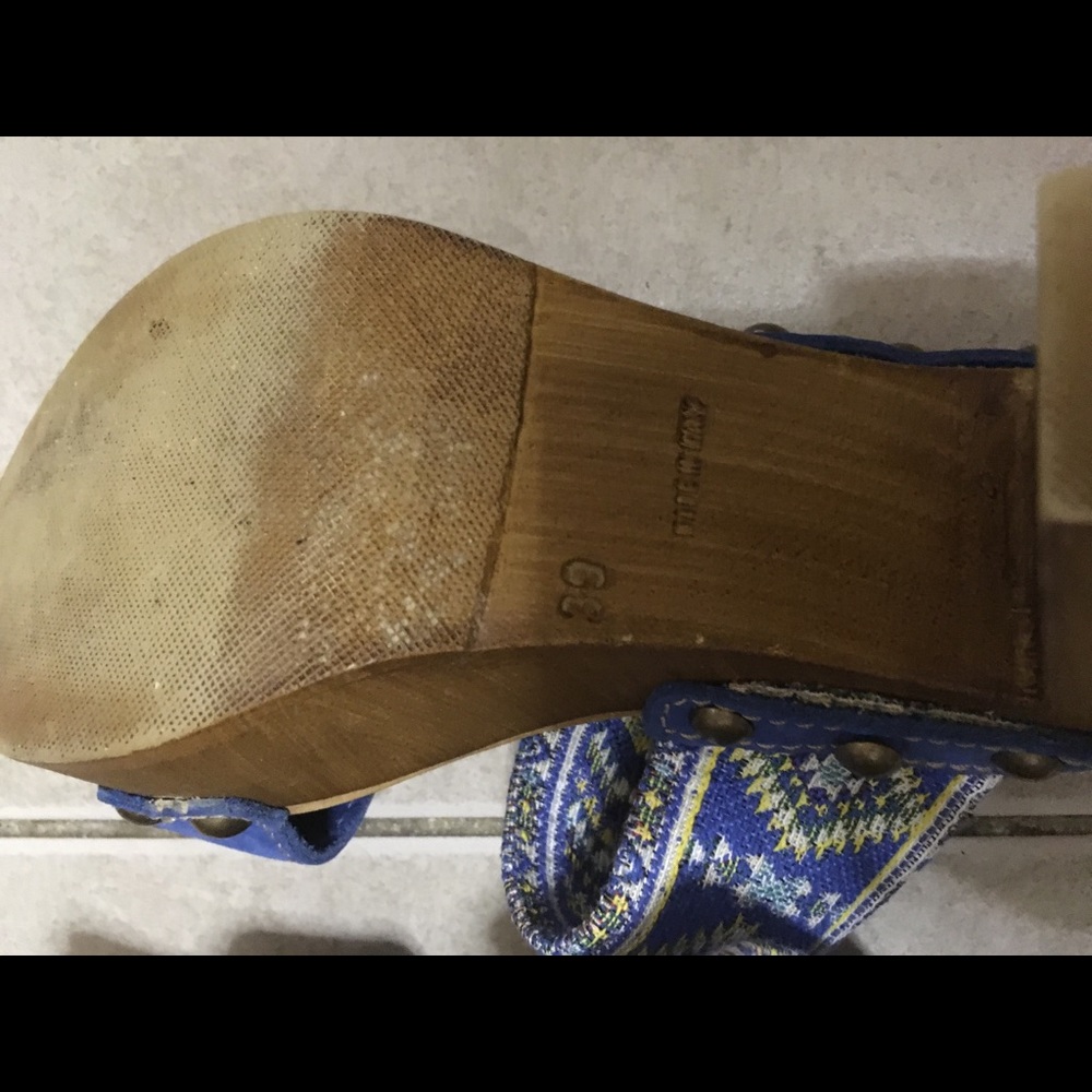 Clog Slippers - Picture 6 of 8